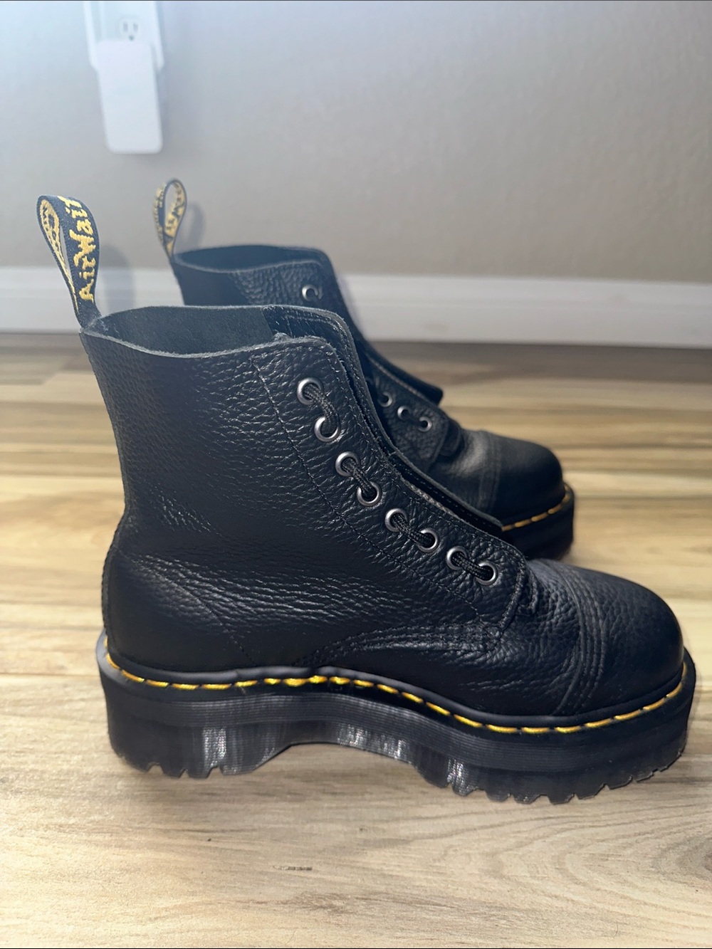 Dr. Martens Sinclair boots - Picture 4 of 6